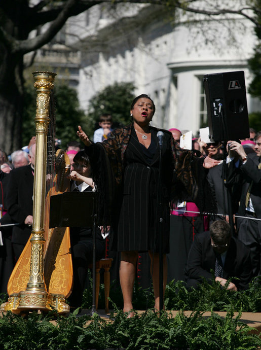 Soprano Kathleen Battle sings "The Lord's Prayer," Wednesday, April 16, 2008, during the arrival ceremony in honor of Pope Benedict XVI on the South Lawn of the White House. White House photo by Shealah Craighead