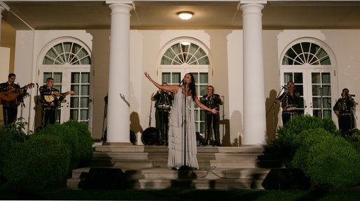 Singer Shaila Durcal and the Mariachi Campanas de America entertain President George W. Bush, Laura Bush, and their guests in the Rose Garden Monday evening, May 5, 2008, during a social dinner at the White House in honor of Cinco de Mayo. White House photo by Chris Greenberg