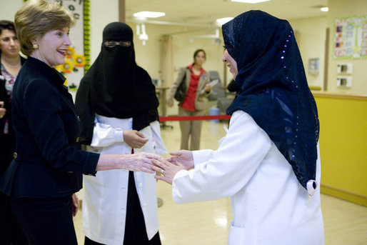 Mrs. Laura Bush meets medical personnel Friday, May 16, 2008, during her tour of the King Fahd Medical City facility in Riyadh, Saudi Arabia, where she discussed the success and progress of the U.S.-Saudi Partnership for Breast Cancer Awareness and Research. White House photo by Shealah Craighead