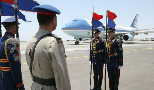 An Egyptian honor guard stands at attention at the arrival of Air Force One with President George W. Bush and Laura Bush Saturday, May 17, 2008, to Sharm el Sheikh International Airport in Sharm el Sheikh, Egypt. White House photo by Chris Greenberg