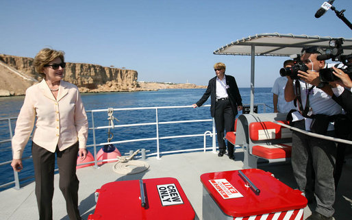 Mrs. Laura Bush speaks with members of the media following her participation in a coral reefs and ocean conservation tour Saturday, May 17, 2008, in Sharm el Sheikh, Egypt. White House photo by Shealah Craighead