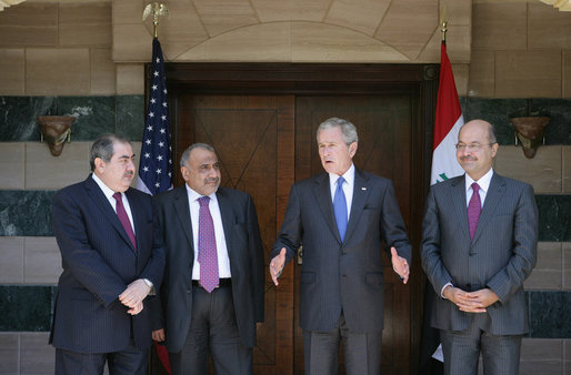 President George W. Bush stands with Iraqi leaders after their meeting Sunday, May 18, 2008, in Sharm El Sheikh, Egypt. With him from left are: Hoshyar Zebari, Foreign Minister, Vice President Abd al-Mahdi, and Deputy Prime Minister Barham Salih. White House photo by Chris Greenberg