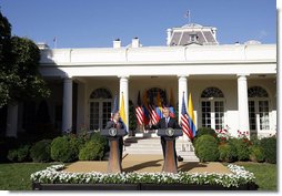 President George W. Bush delivers remarks during a joint press availability with Colombian President Alvaro Uribe Saturday, Sept. 20, 2008, in the Rose Garden at the White House. White House photo by Eric Draper