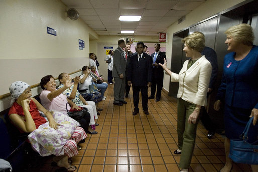 Mrs. Laura Bush waves goodbye as she departs the National Oncology Institute in Panama City Friday, Nov. 21, 2008. Earlier, Mrs. Bush announced the U.S.-Panama Partnership for Breast Cancer Awareness and Research. Breast cancer is the second-leading cause of cancer-related death among women in Panama, with 40 out of 100,000 women diagnosed each year. White House photo by Joyce N. Boghosian