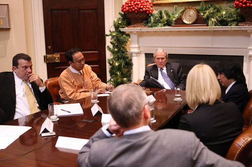 President George W. Bush meets with international bloggers and new media users on human rights Wednesday, Dec. 10, 2008, in the Roosevelt Room at the White House. White House photo by Chris Greenberg