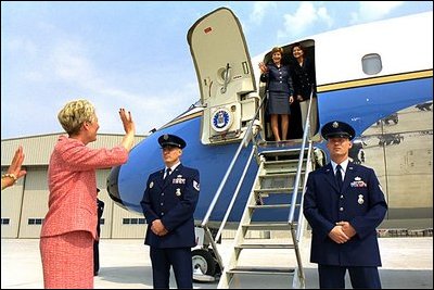 Waving goodbye at Andrews Air Force Base, Mrs. Bush and Mrs. Kwasniewska head to Philadelphia to visit the Thaddeus Kosciuszko house July 18. Trained as a military engineer, Mr. Kosciuszko came to America from Poland in 1776 to help fight in the American Revolutionary War. White House photo by Susan Sterner.