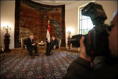 Vice President Dick Cheney and Egyptian President Hosni Mubarak are photographed during a breakfast meeting at Ittihadiyya Palace in Cairo, Tuesday January 17, 2006. The Vice President made the trip to Egypt after his December 2005 visit to the region was cut short in order to return to Washington to carry out his Constitutional duties as President of the Senate and cast a tie-breaking vote on a deficit-reduction bill. 